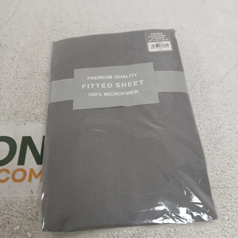 GREY DOUBLE FITTED SHEET – 137 X 191 CM + 25 CM, 100% MICROFIBER