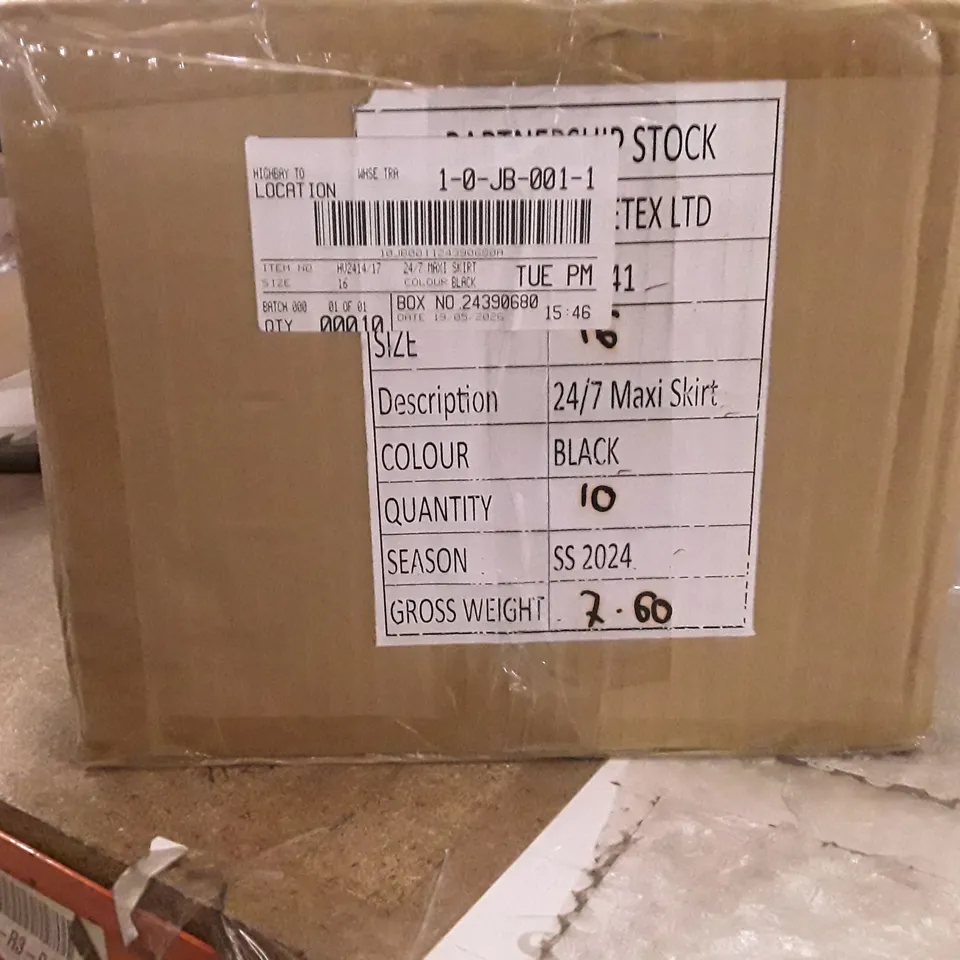 BOXED BRAND NEW JDWILLIAMS DENIM 24/7 MAXI SKIRT SIZE 16 BLACK COLOUR APPROXIMATELY 10 PIECES