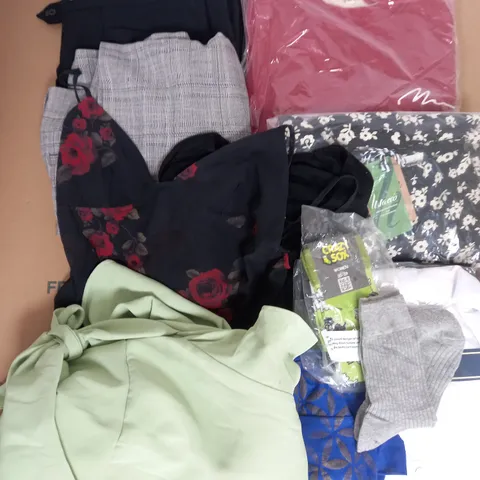 BOX OF APPROXIMATELY 22 ASSORTED CLOTHING ITEMS TO INCLUDE - SOCKS, TROUSERS , TOPS ETC