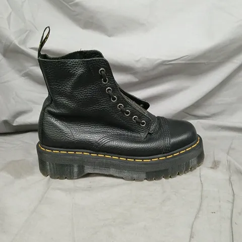 UNBOXED PAIR OF DR MARTENS BLACK LEATHER ANKLE BOOTS WITH YELLOW STITCHING AND AIRWAIR PULL TAB, SIDE ZIP - SIZE 8