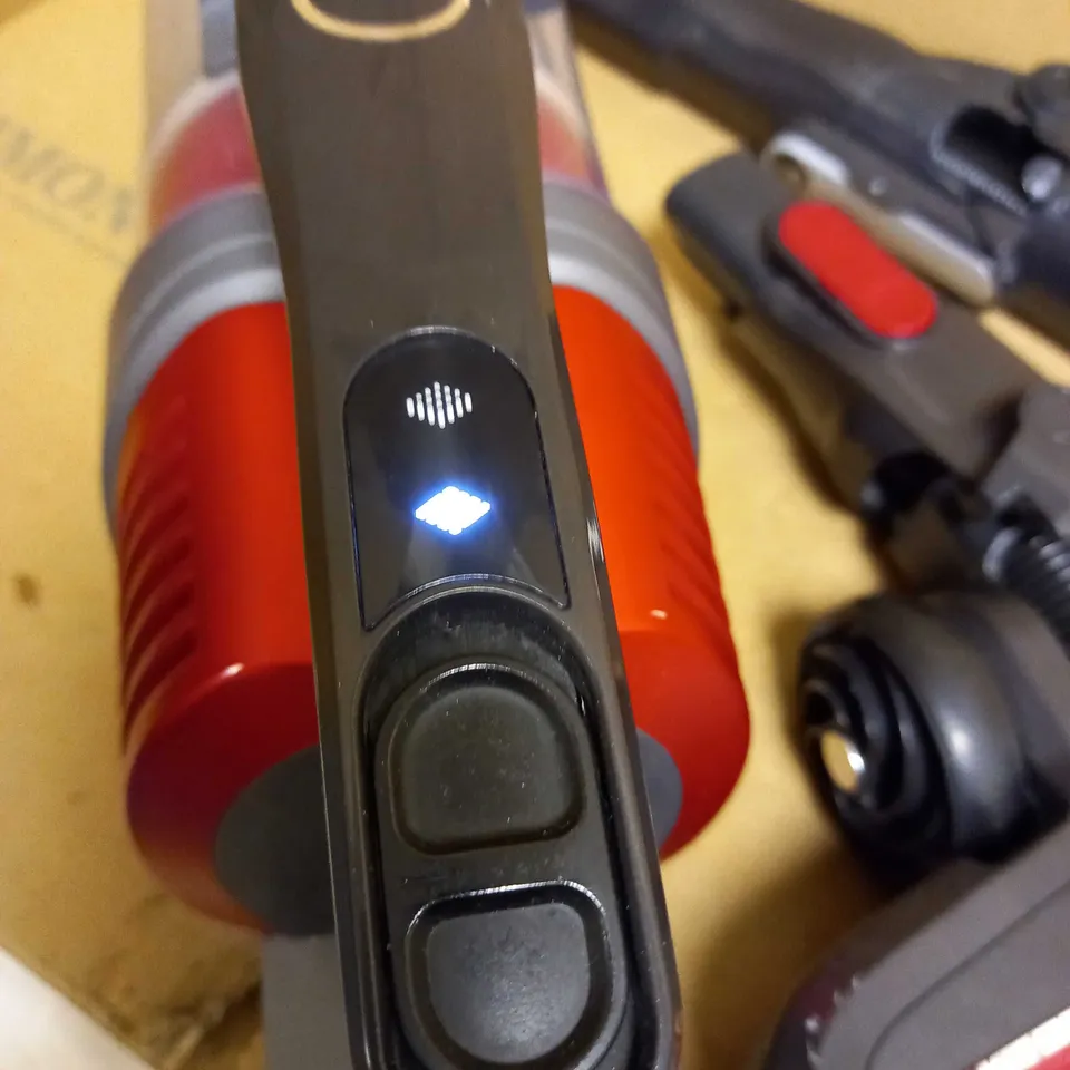 SHARK VACUUM CLEANER IZ201UKTSB