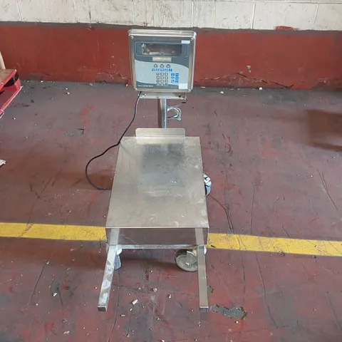 AVERY WEIGH-TRONIX PORTABLE SCALE