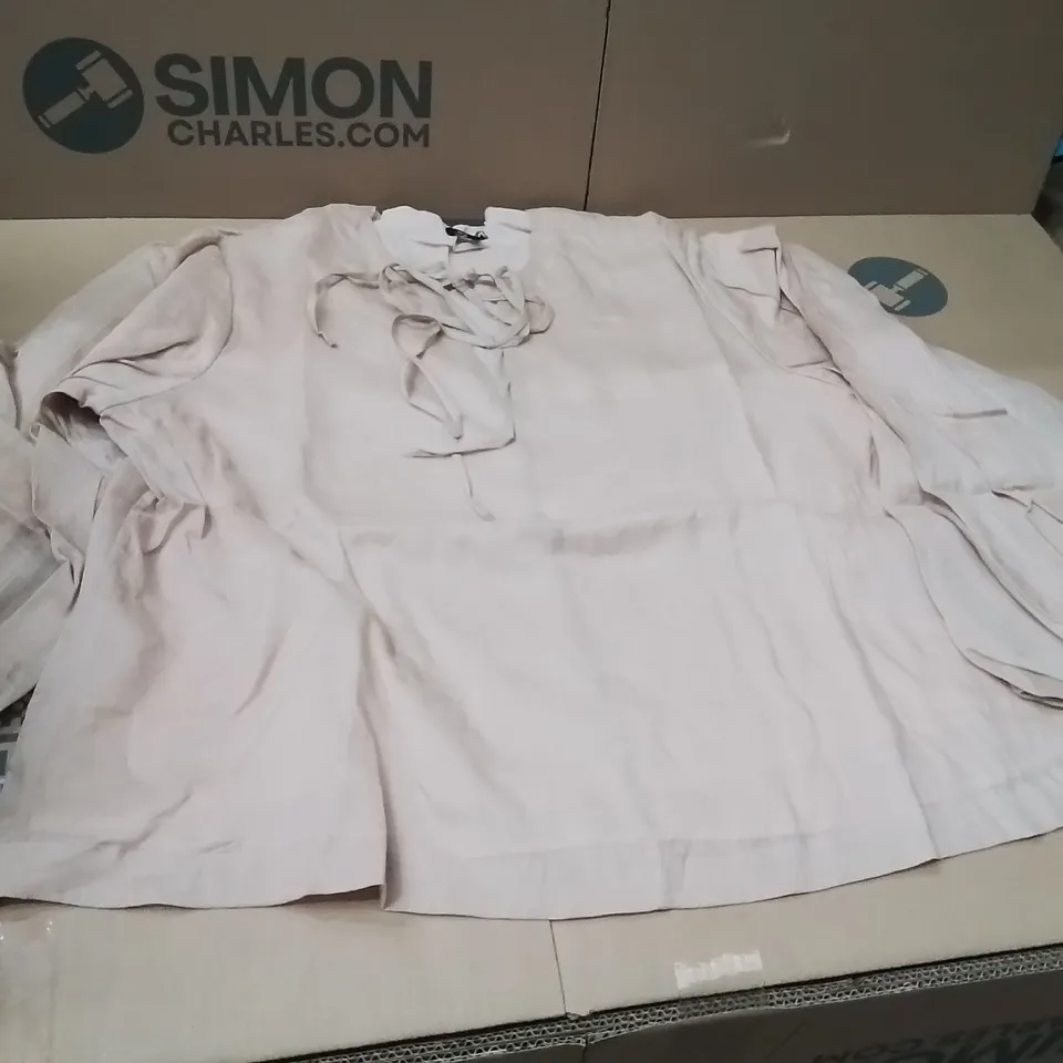BOXED BRAND NEW APPROXIMATELY 12 SIMPLY BE RAMI BLOUSE DUSTED ROSE SIZE 18