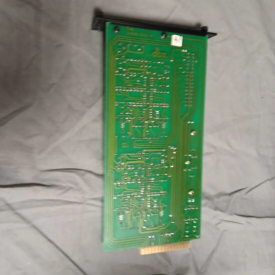 DBX 911 TYPE I NOISE REDUCTION UNIT 