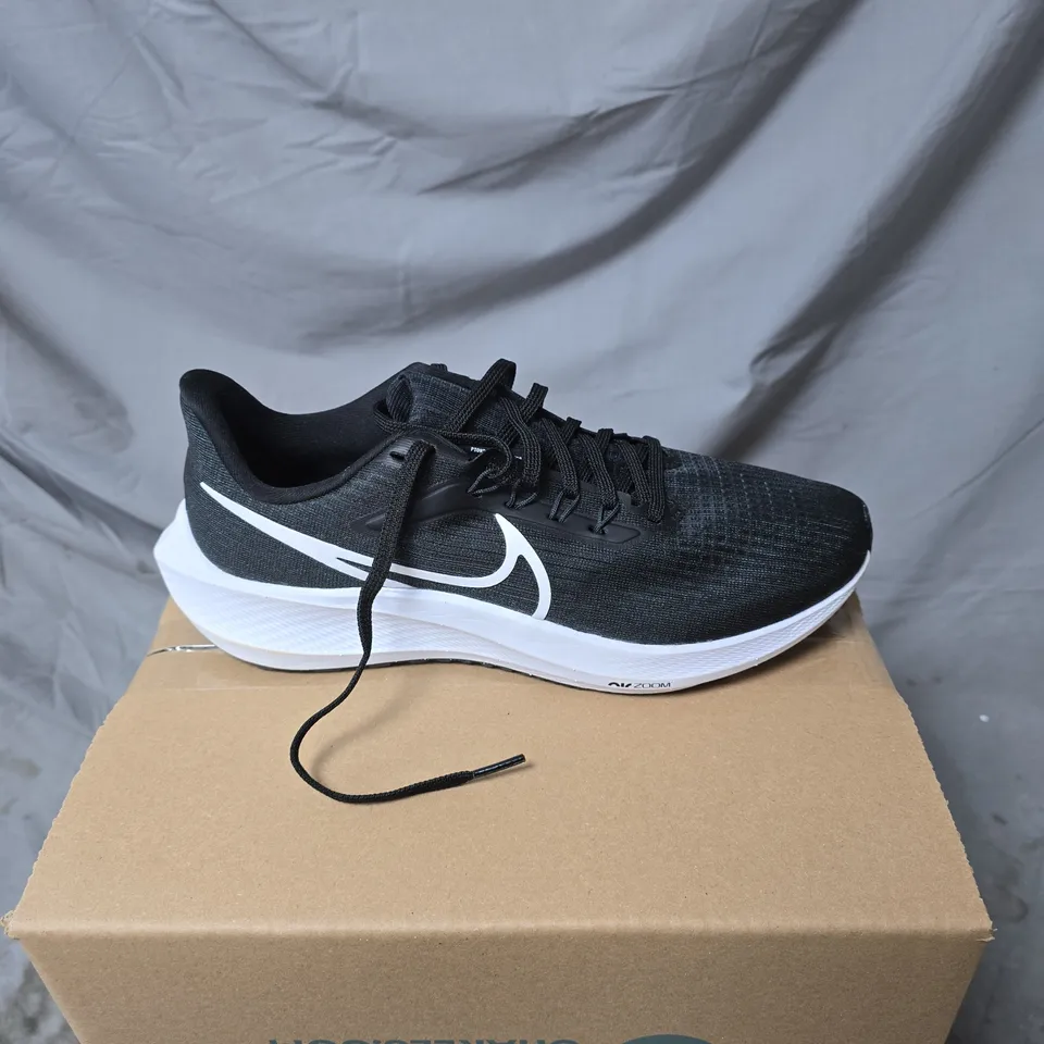 NIKE AIR ZOOM RUNNING SHOES – BLACK WITH WHITE SWOOSH UK 6