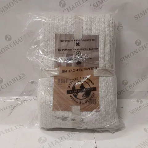 BAGGED HERMBUSCHE THROW BLANKET