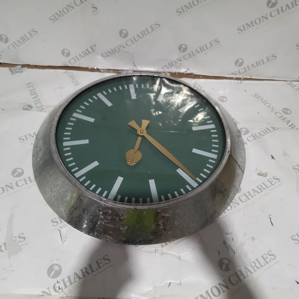 BOXED LARGE OUTDOOR GALVANISED STEEL CLOCK - GREEN FACE