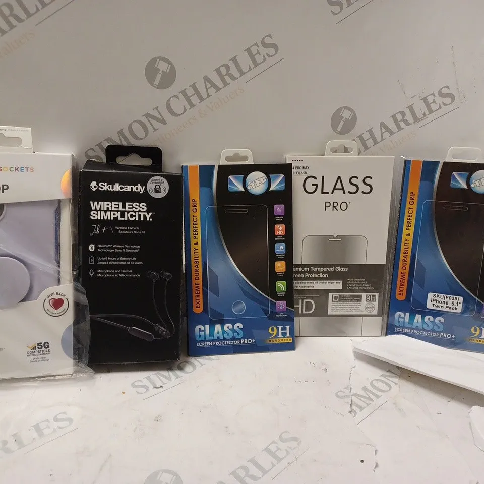 BOX OF APPROX 22 ASSORTED ITEMS TO INCLUDE - GLASS PRO FOR 14 PRO MAX - GLASS SCREEN PROTECTOR IPHONE 6.1 - OTTER+POP IPHONE 13 CASE ECT 