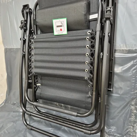 LUXURY RELAXER CHAIR IN BLACK