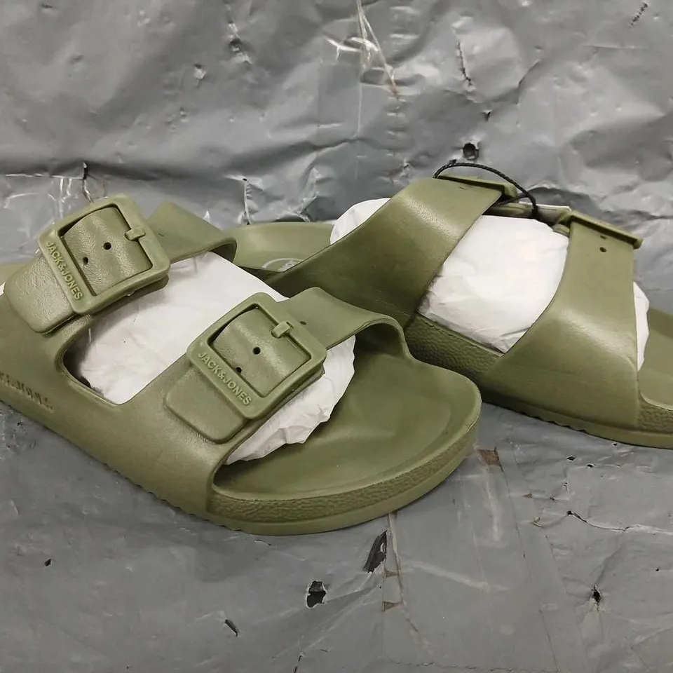 JACK & JONES TWO STRAP SANDALS IN GREEN SIZE EU 41