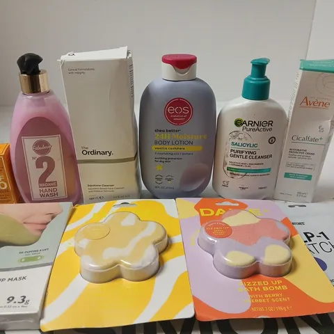 APPROX 12 ASSORTED BEAUTY PRODUCTS TO INCLUDE THE ORDINARY CLEANSER, GARNIER CLEANSER, DAISE BATH BOMB, ETC