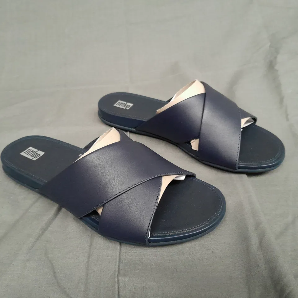 BOXED PAIR OF FITFLOP GRACIE LEATHER CROSS SLIDES MDNGH NAVY SIZE UK 5.5