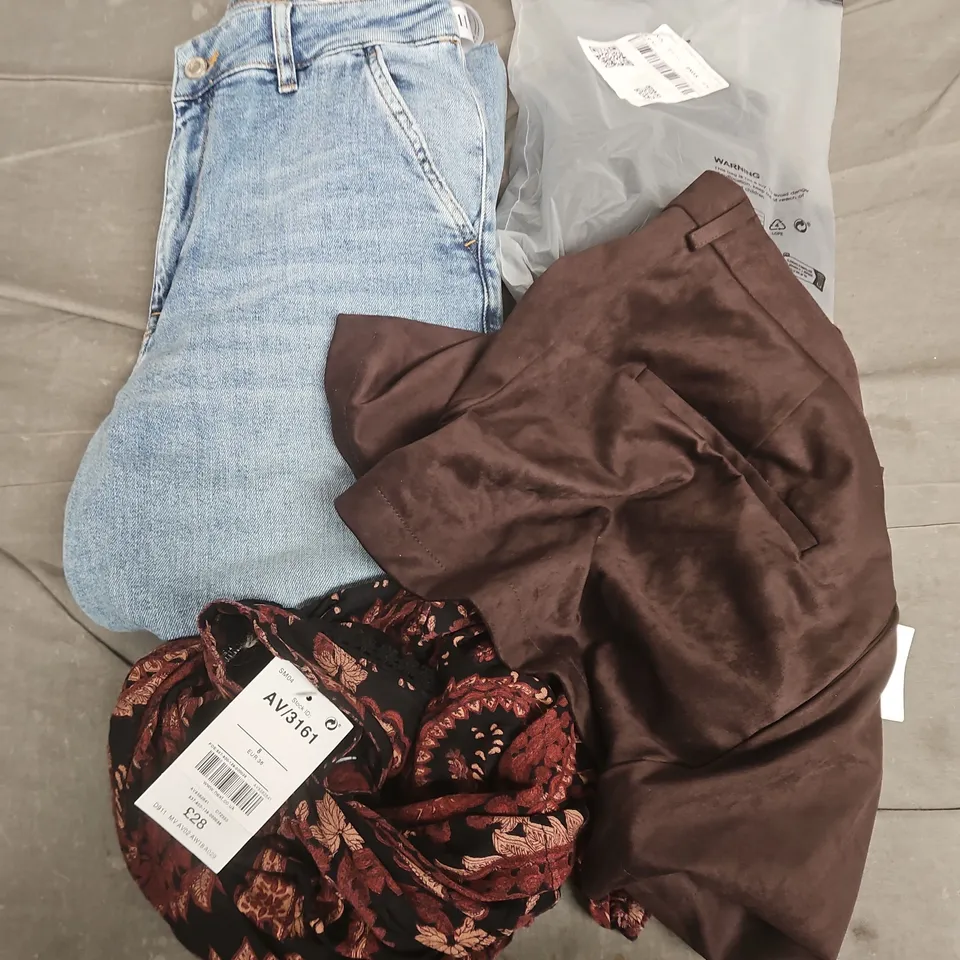 APPROXIMATELY 20 ASSORTED CLOTHING ITEMS IN VARIOUS SIZES, STYLES & COLOURS TO INCLUDE BRANDS SUCH AS NEXT, REIKO, ZARA, ETC - COLLECTION ONLY