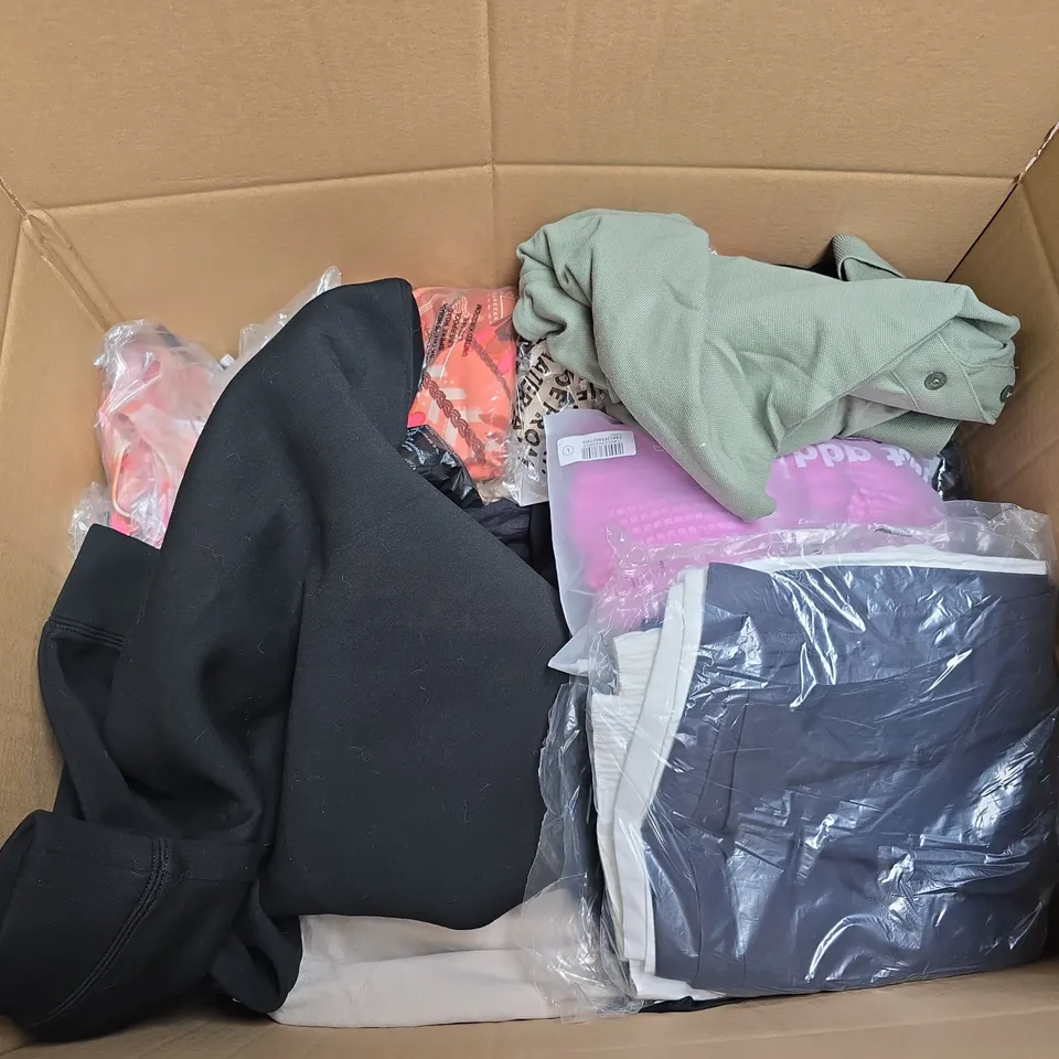 box of aprox 20 assorted items in various sizes, colours and styles - collection only 
