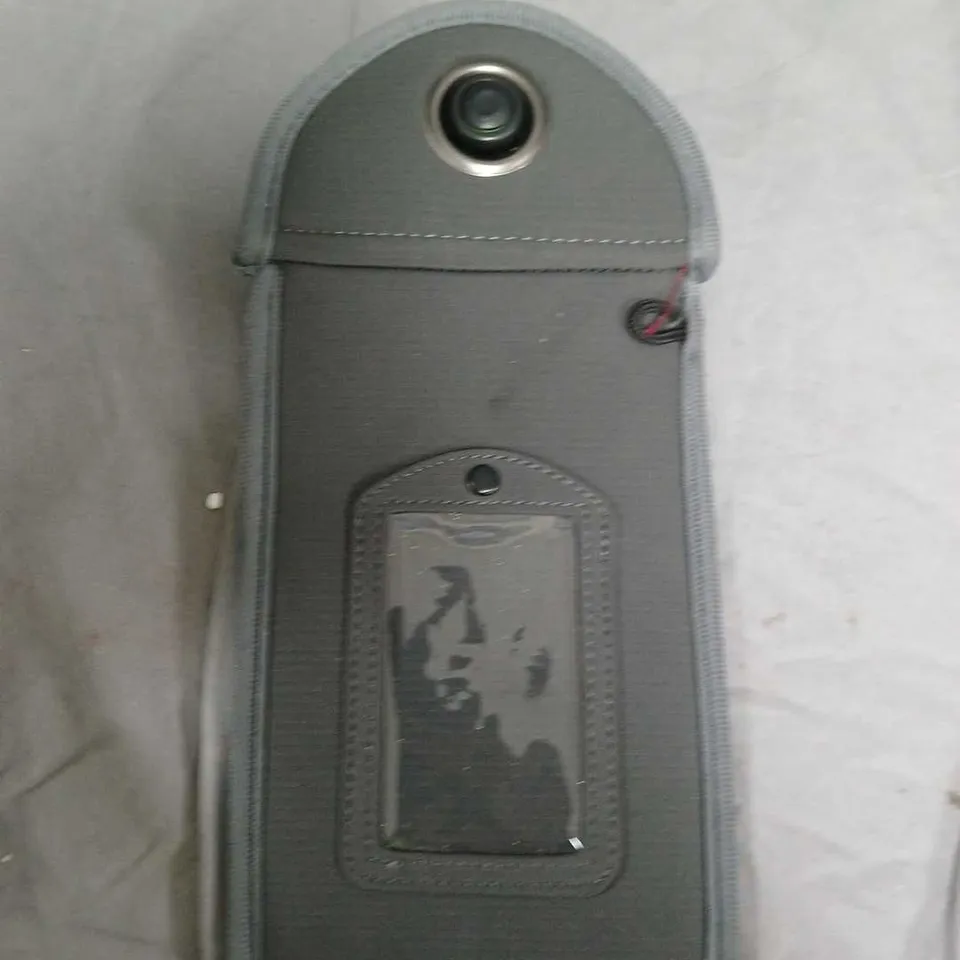 YONDR DEVICE IN GREY FABRIC POUCH WITH CIRCULAR LENS HOUSING 