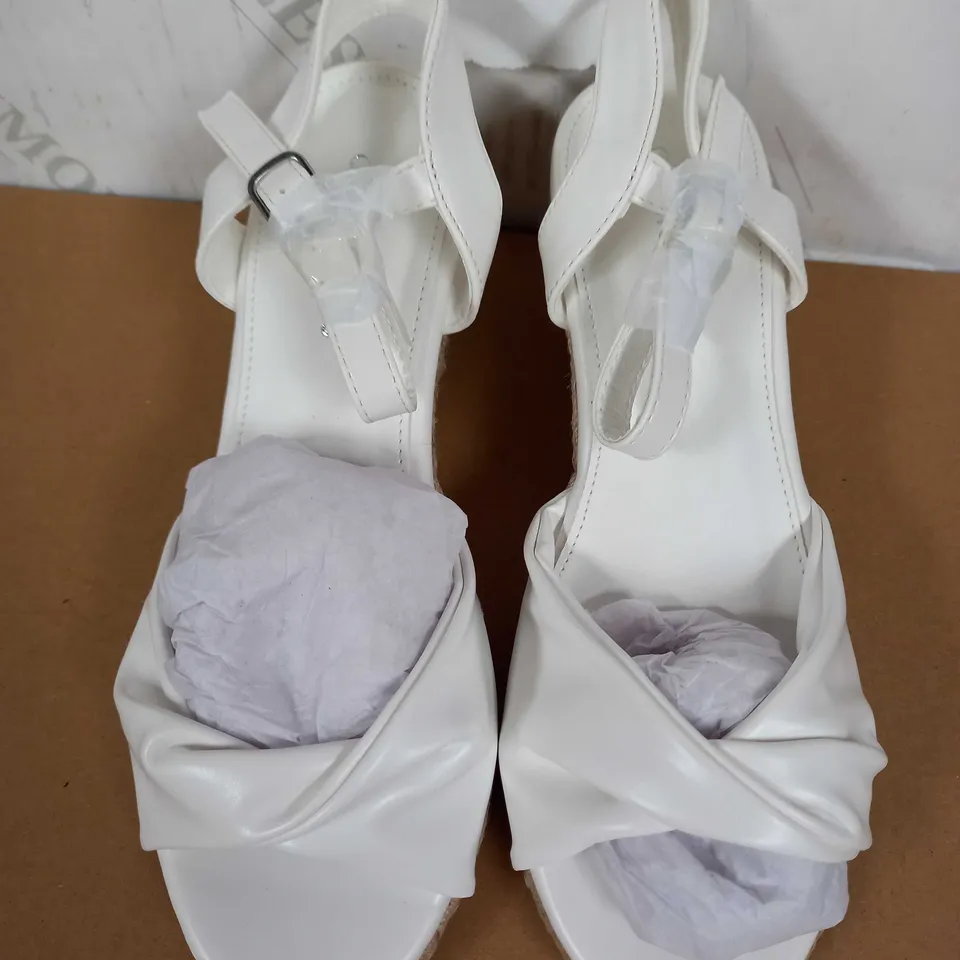 PAIR OF GLAMOROUS WEDGES (WHITE, LEATHER), SIZE 5 UK