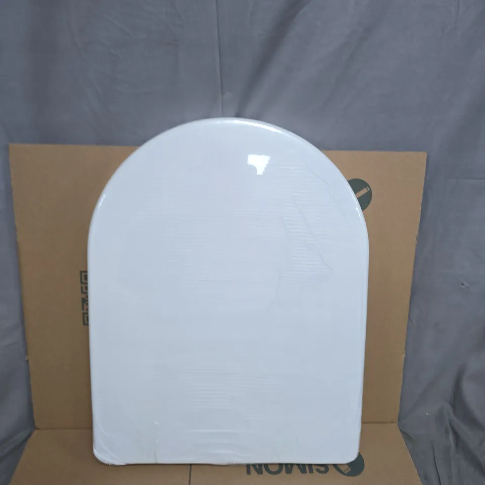 BOXED AND SEALED TOILET SET 