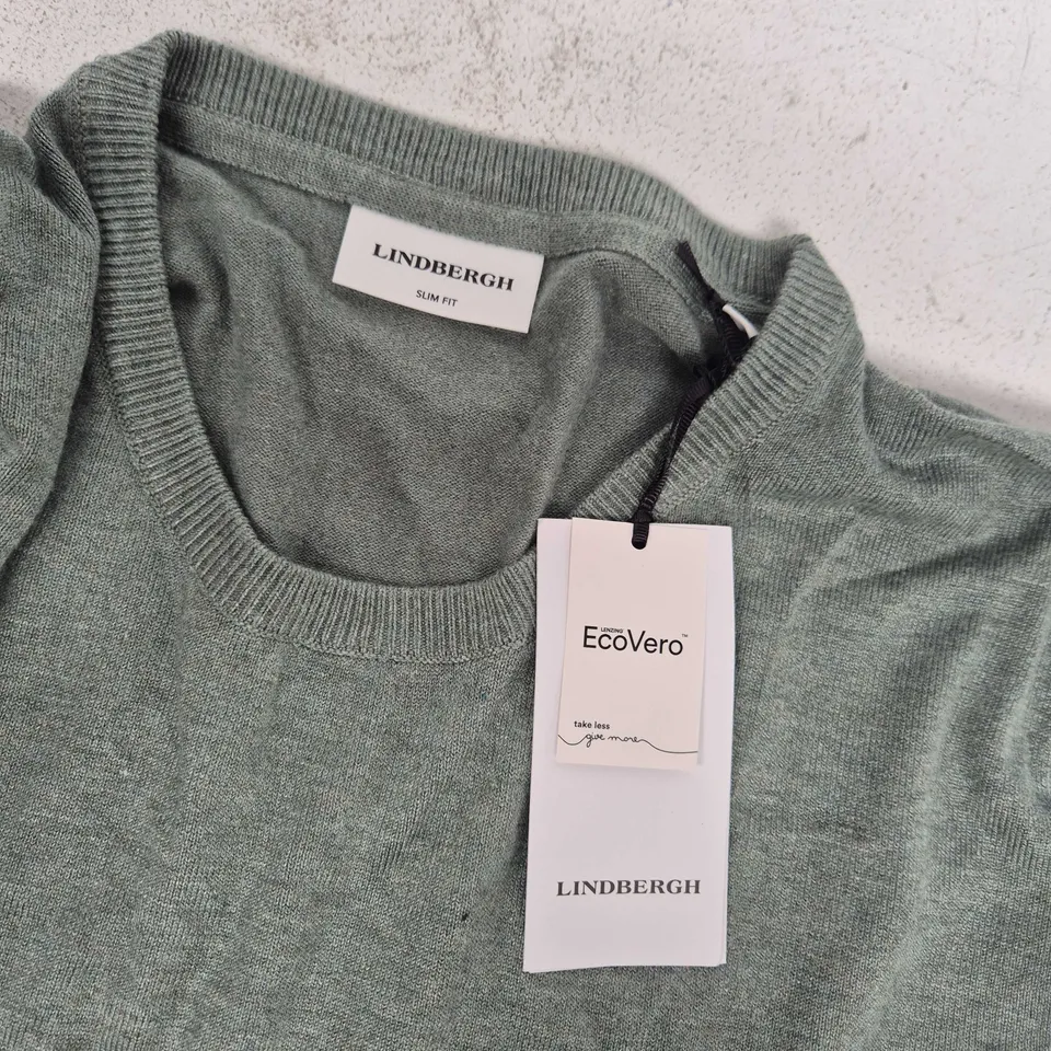 LINDBERGH ECOVERO O-NECK KNIT IN JADE GREEN MEL - LARGE