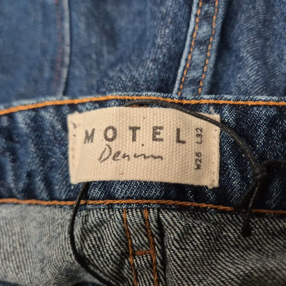 MOTEL DENIM JEANS – BLUE DENIM, SIZE W26 L32 