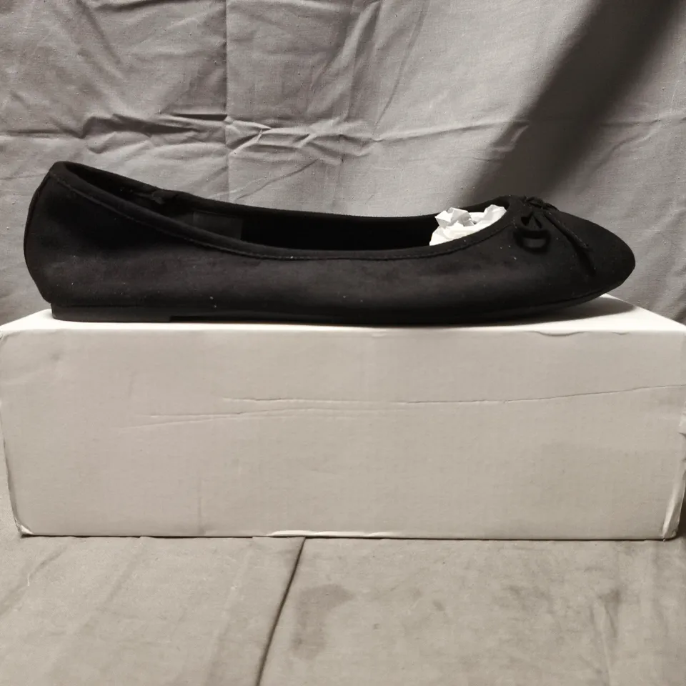 BOXED PAIR OF FEVER SOLE FLAT SLIP-ON SHOES IN BLACK SIZE EU 41