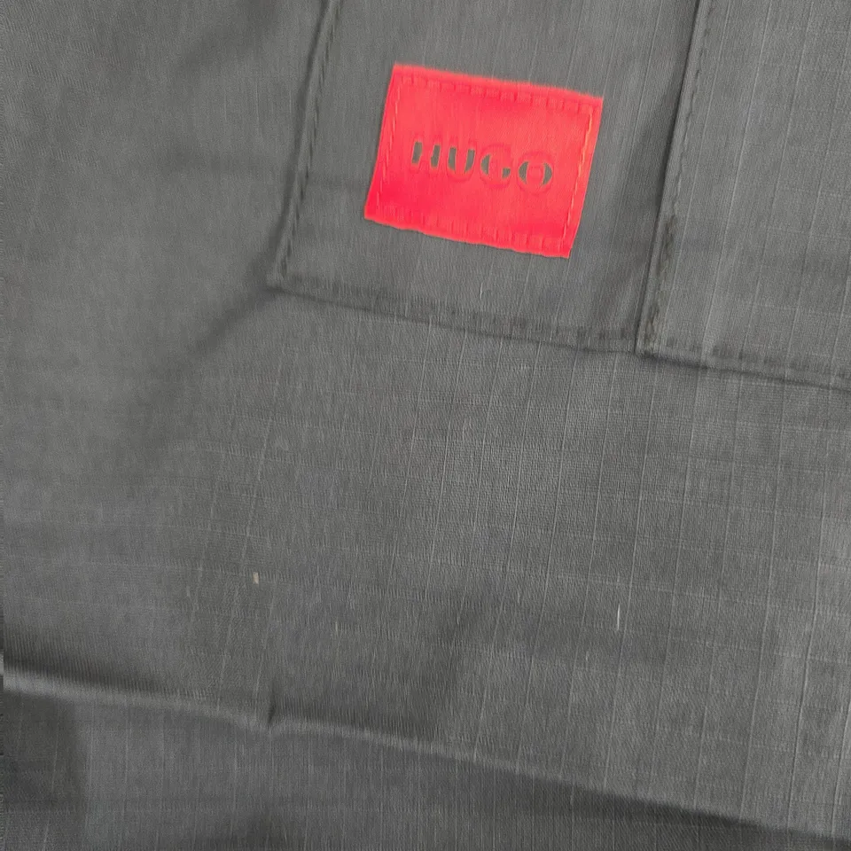 HUGO DARK GREY TROUSERS WITH RED LABEL PATCH (GUCCI LOGO) – SIZE 54 (EU) 