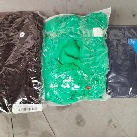 APPROXIMATELY 20 ASSORTED CLOTHING AND FASHION PRODUCTS IN VARIOUS STYLES AND SIZES - COLLECTION ONLY