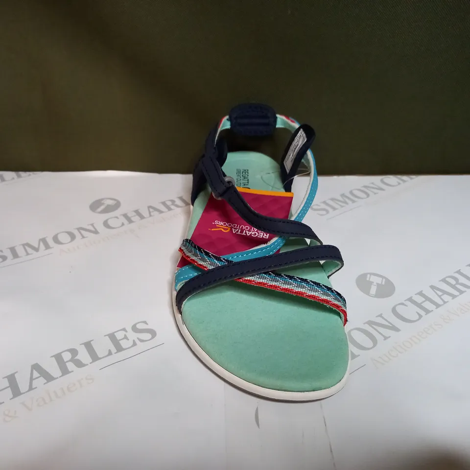 REGATTA LADY SANTA ROMA SANDALS SIZE 4