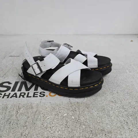 DR MARTENS WHITE SANDALS UK 5 UNBOXED