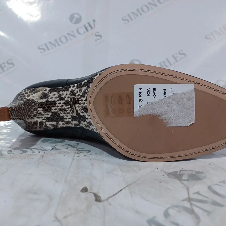 BOXED PAIR OF REISS SOPHIA HEELED CHELSEA BOOTS IN BLACK SIZE 4