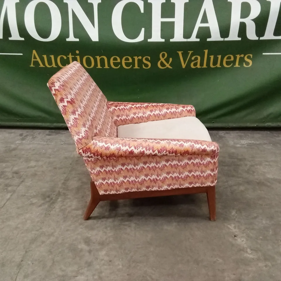 QUALITY DESIGNER RETRO STYLE FABRIC ACCENT CHAIR