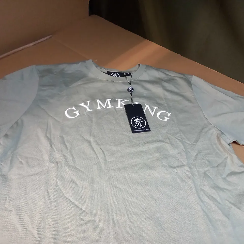 GYM KING LIGHT KHAKI/LOGO FITNESS TEE - SIZE 8