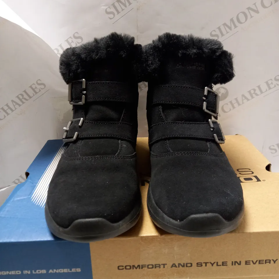 SKECHERS WINTER ON THE GO FAUX FUR TRIM BLACK BOOTS - UK SIZE 4.5