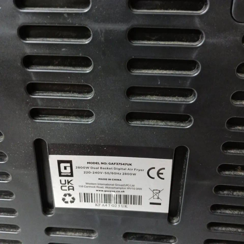 GEEPAS 2800W DUAL BASKET DIGITAL AIR FRYER - NO BASKETS