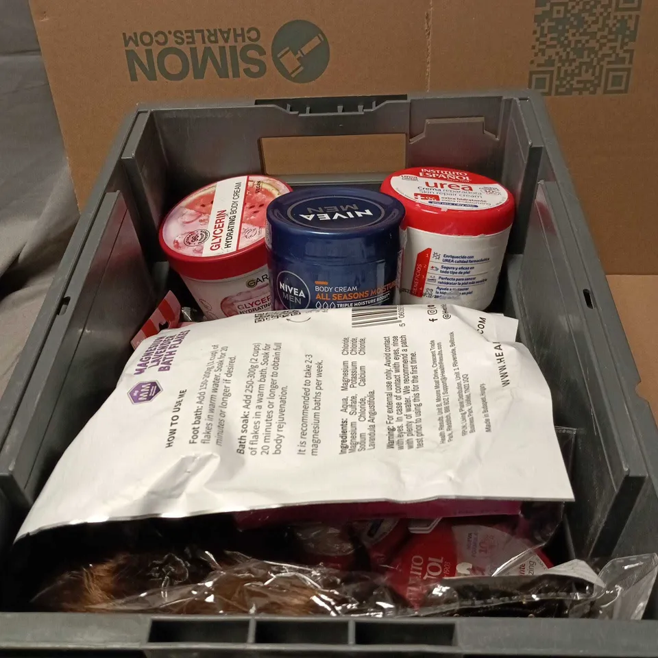 APPROXIMATELY 15 ASSORTED COSMETIC ITEMS TO INCLUDE UREA CREAM, NIVEA MEN BODY CREAM, GARNIER GLYCERIN HYDRATING BODY CREAM, LAVENDER BATH FLAKES ETC