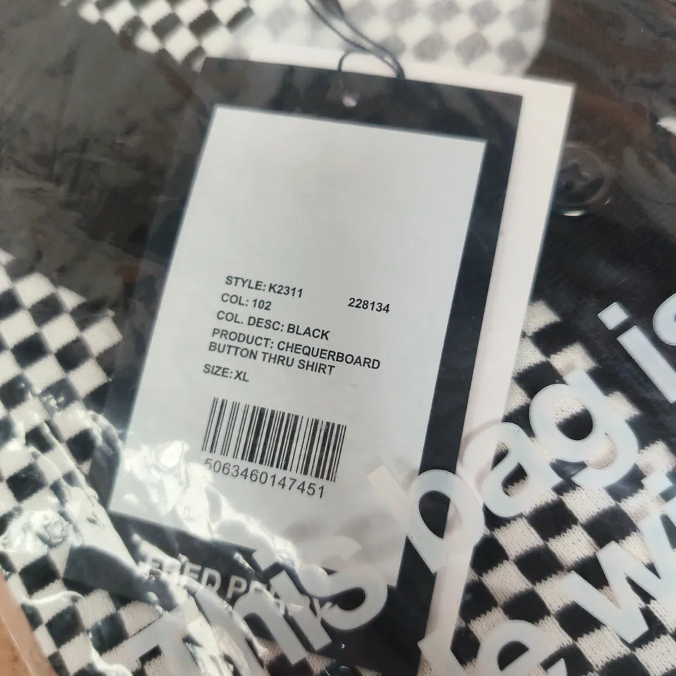 BAGGED FRED PERRY CHEQERBOARD BUTTON THRU SHIRT - SIZE XL