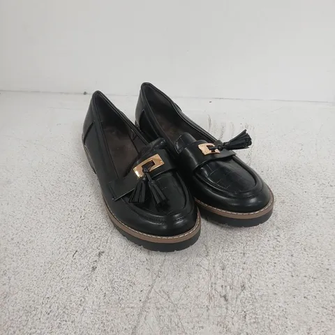 SOLEFLEX BLACK LEATHER TASSEL LOAFERS – WOMEN'S SIZE 6