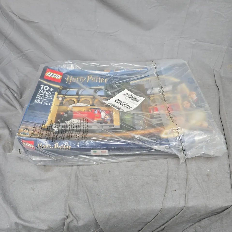 LEGO HARRY POTTER BOOK NOOK HOGWARTS EXPRESS 832 PIECES, 76450. 10+