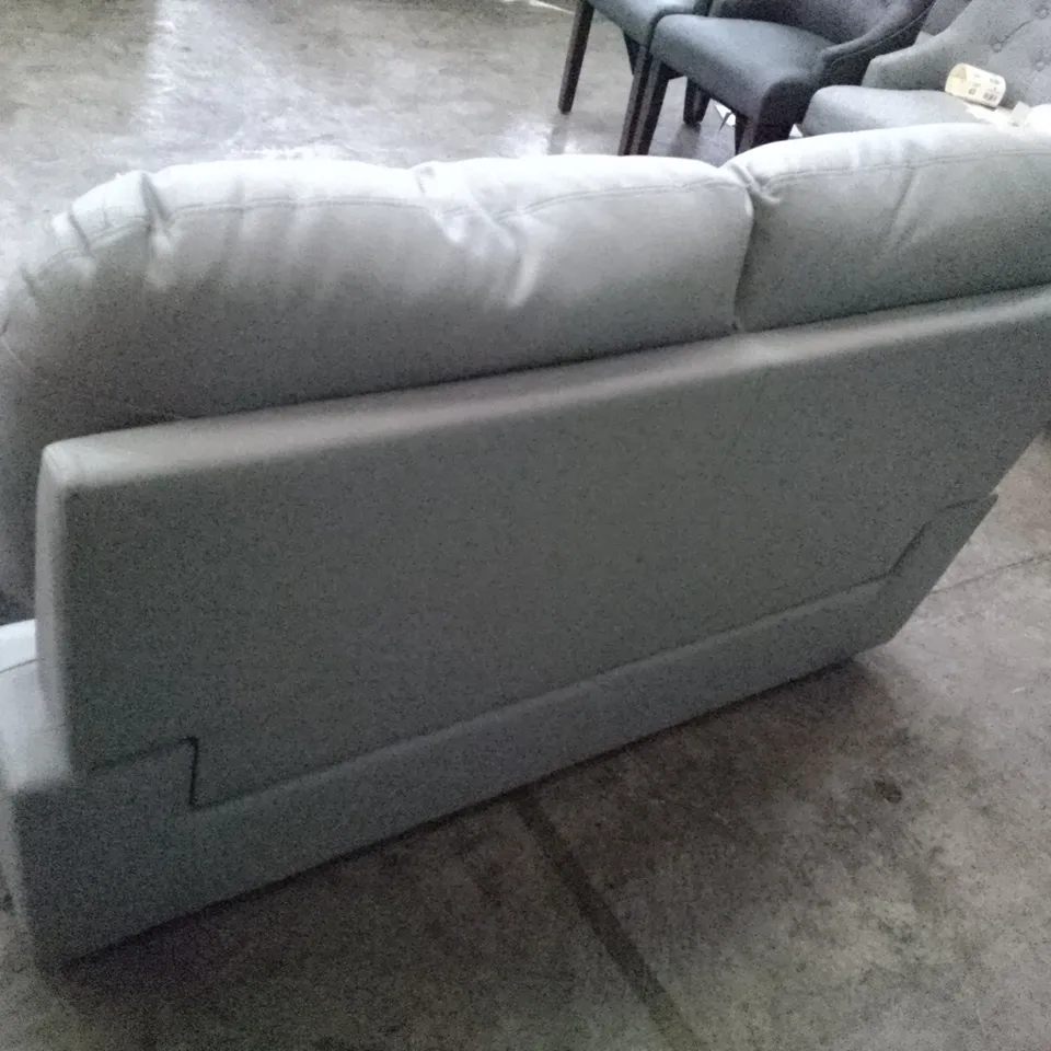 QUALITY DESIGNER SMALL 2 SEATER SOFA - LIGHT GREY LEATHER 