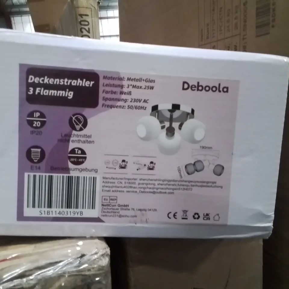 BOXED  DEBOOLA SPOTLIGHT 