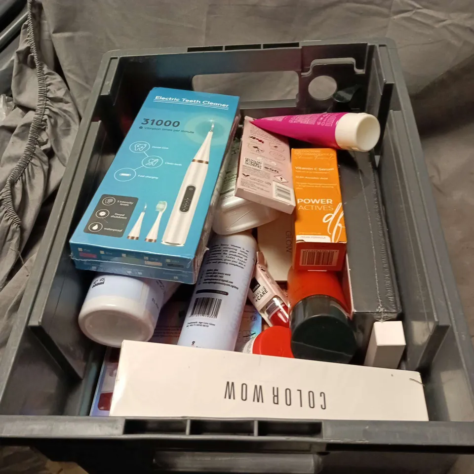 APPROXIMATELY 20 ASSORTED COSMETIC ITEMS TO INCLUDE ELECTRIC TEETH CLEANER, CERA VE, MYLEE GEL NAIL WRAPS, NIP AND FAB FACIAL SCRUB, VIT C SERUM ETC