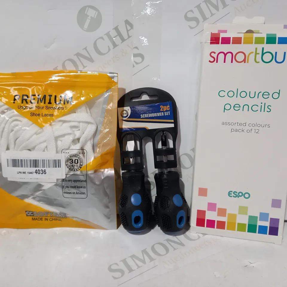 LOT OF APPROXIMATELY 10 ASSORTED HOUSEHOLD ITEMS TO INCLUDE SHOE LACES, 2PC SCREWDRIVER SET, COLOURED PENCILS, ETC