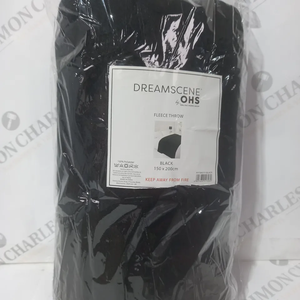 DREAMSCENE BY OHS FLEECE THROW IN BLACK