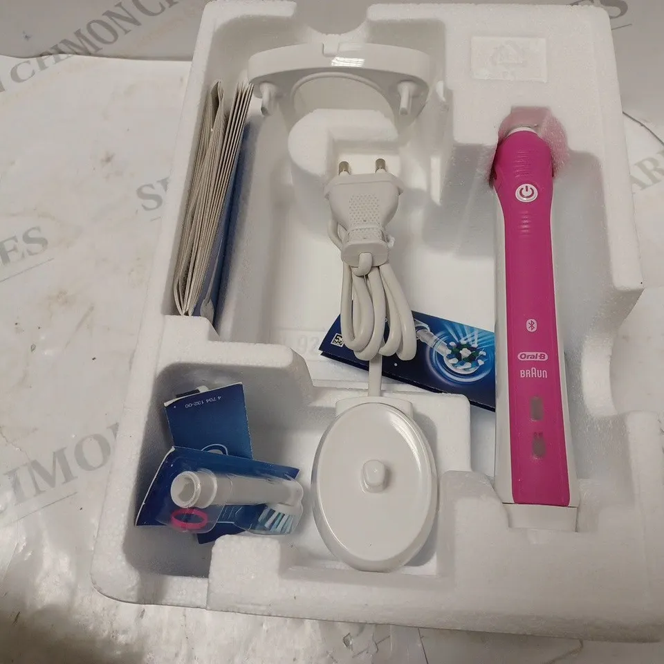 BOXED ORAL B SMART 4 TOOTHBRUSH