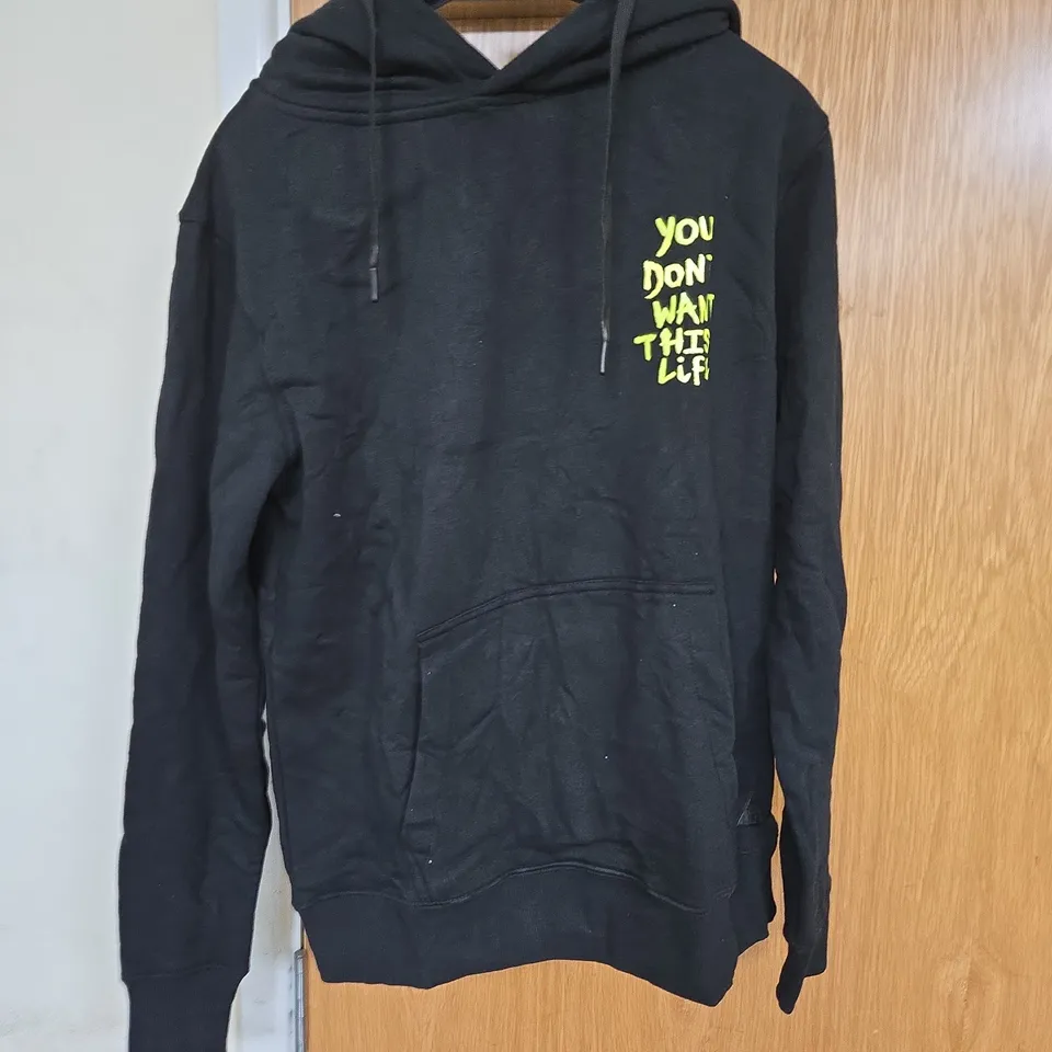 BLACK HOODIE WITH NEON LIME GRAPHIC TEXT YOU DONT WANT THIS LIFE – PULLOVER SIZE S