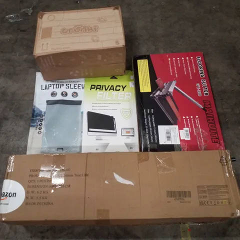 PALLET CONTAINING ASSORTED PRODUCTS INCLUDING TRUNKI KIDS SUITCASE, CHRISTMAS TREE 1.8M, LAPTOP SLEEVE, FLOORING CUTTER & PRIVACY SCREEN