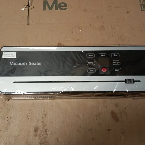 VACUUM SEALER - BLACK & SILVER WITH FRONT PANEL PRESETS - BOXED 