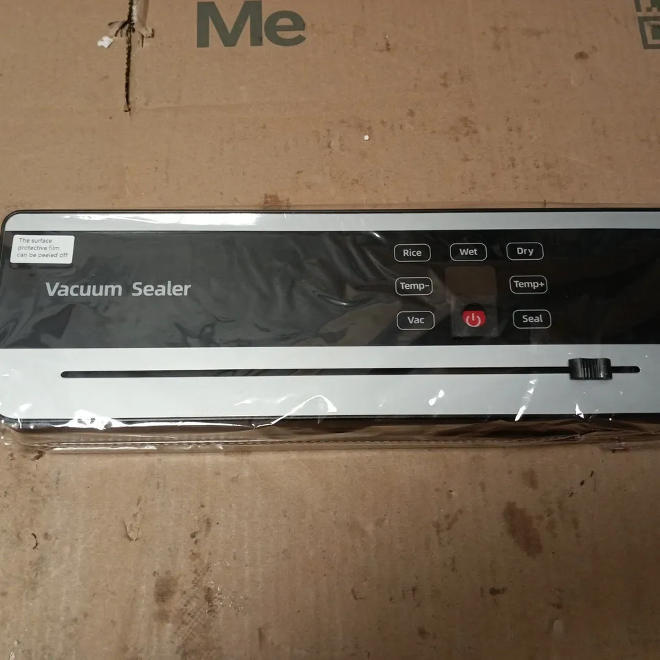 VACUUM SEALER - BLACK & SILVER WITH FRONT PANEL PRESETS - BOXED
