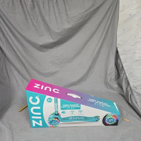 ZINC 3 WHEELED LIGHT UP STAR SCOOTER 