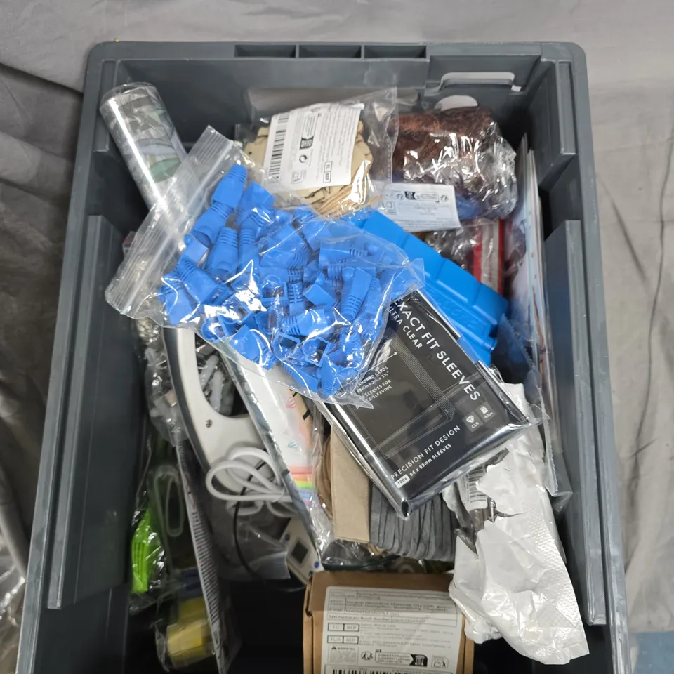 BOX OF APPROXIMATELY 20 HOUSEHOLD ITEMS TO INCLUDE: HOT GLUE STICKS, ICEBLOCK AND TIN OPENER