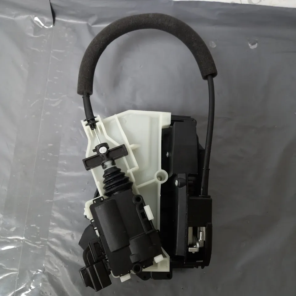 TRUNK LOCK ACTUATOR 